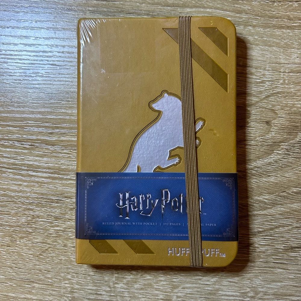 Harry Potter: Hufflepuff Hardcover Ruled Journal